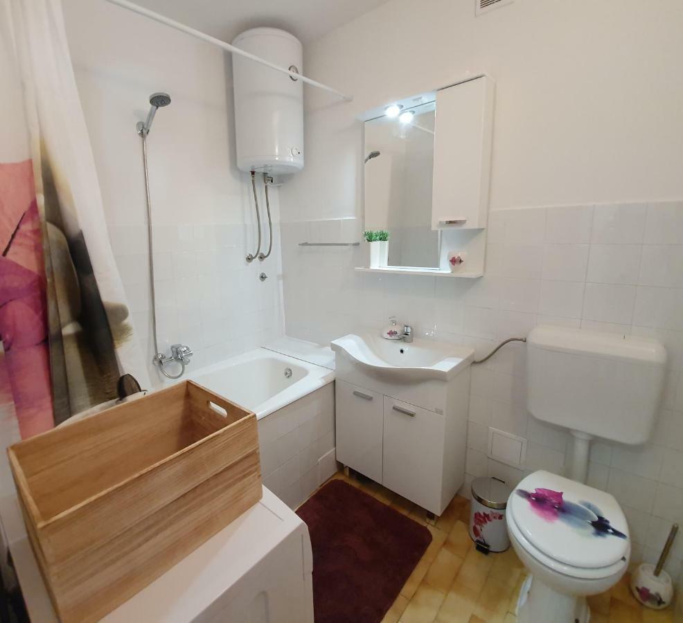 Apartment Dina Omis Ngoại thất bức ảnh